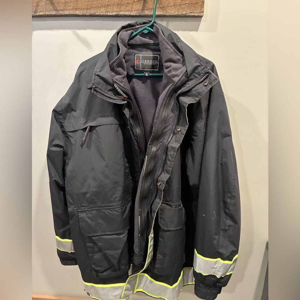 Gerber Outerwear Black High-Visibility Raincoat Black Men’s size XL Police, Fire